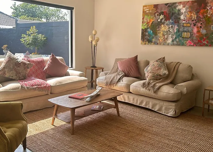 Vineyard House Newlands - With Pool & Views Of Table Mountain