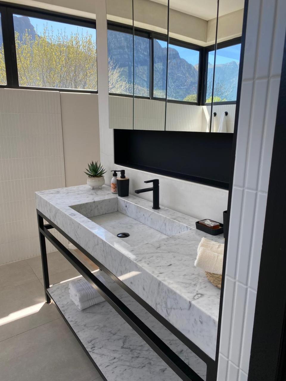 Ferienhaus Vineyard House Newlands - With Pool & Views Of Table Mountain *