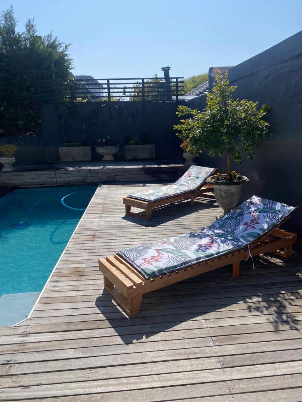 Casa de Férias Vineyard House Newlands - With Pool & Views Of Table Mountain *